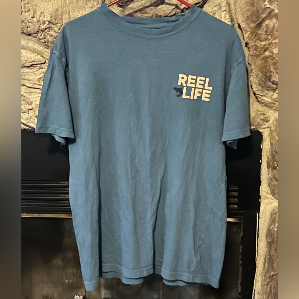 Men’s Reel Life Shirt Size Large